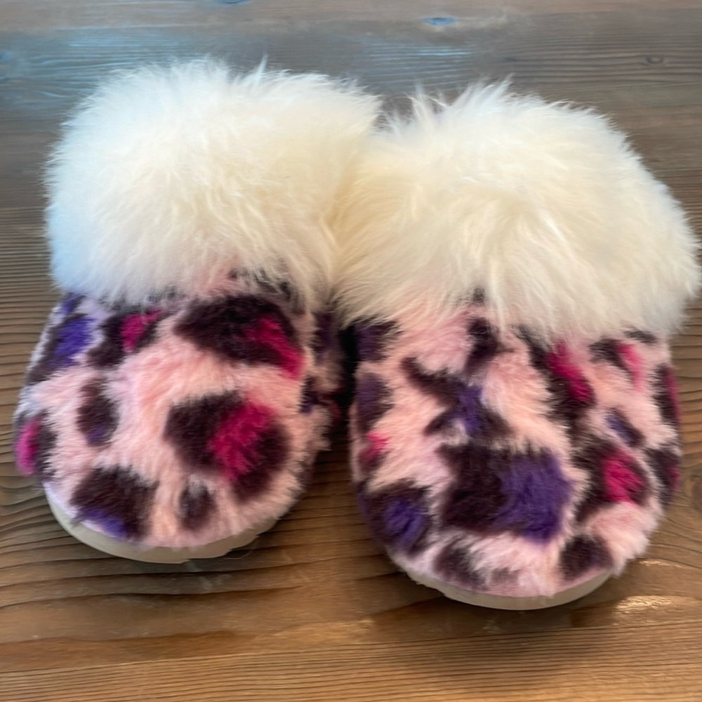 Brand New UGG Girls Slippers